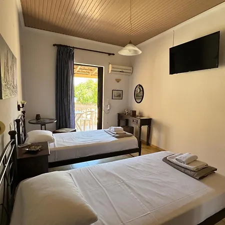 Dennis L Apartment Laganas