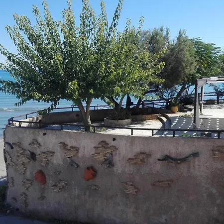 Dennis L * Laganász