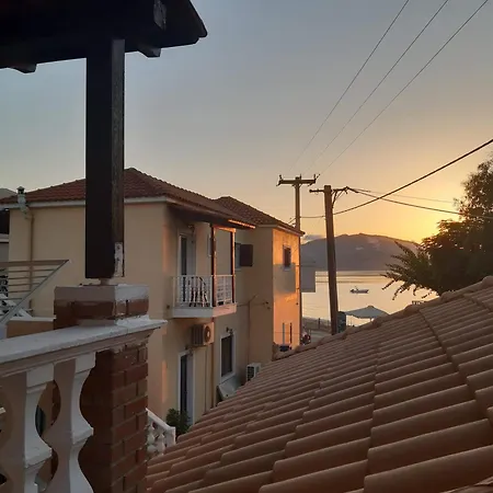 Dennis L アパート *